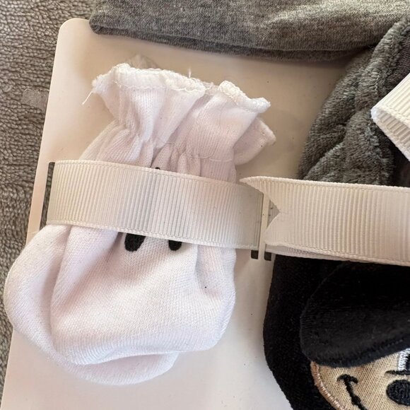 Disney Baby Mickey Mouse 3-Piece Set Hat Mittens Booties Infant 0-3M NWT - Picture 3 of 5